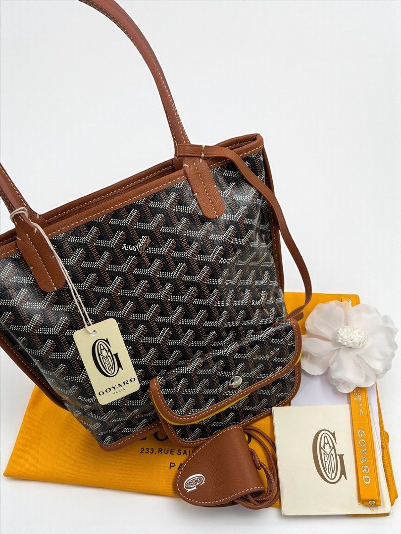 ⚜️Goyard Anjou Mini Reversible (Category: Luxury Bags & Wallets) located in Makati City. Submitted by 90sangel (Listing ID 1383847500, Image 3). Description: SALE 🤎 Girls favorite 🖤⚜️ •Item: Goyard Anjou Reversible •Size: Anjou mini •Condition: Excellent, no hidden issue. *Girls favorite! hard to get! 100% Preloved from Japan. — .