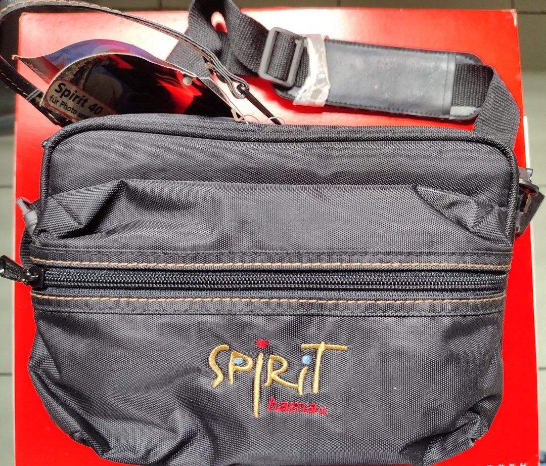 HAMA Spirit 40 camera bag (Category: Camera Bags & Carriers) located in Manila. Submitted by cloudcar (Listing ID 1383739363, Image 1). Description: HAMA Spirit 40 camera bag NEW NEW NEW NEW NEW Outer dimensions: 22 x 15.5 x 16.5 cm Main compartment with double zip Variable inner dividers Front pocket with zip ° nylon/ black.