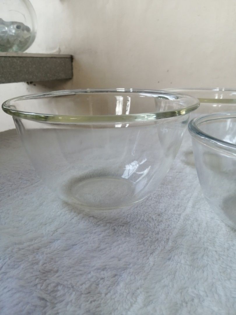 HARIO PYREX MIXING BOWL JAPAN (Category: Bakeware) located in Liloan. Submitted by aidolcapz88 (Listing ID 1383762468, Image 2). Description: Take all 3.pcs mixing bowl large and 2 medium size..