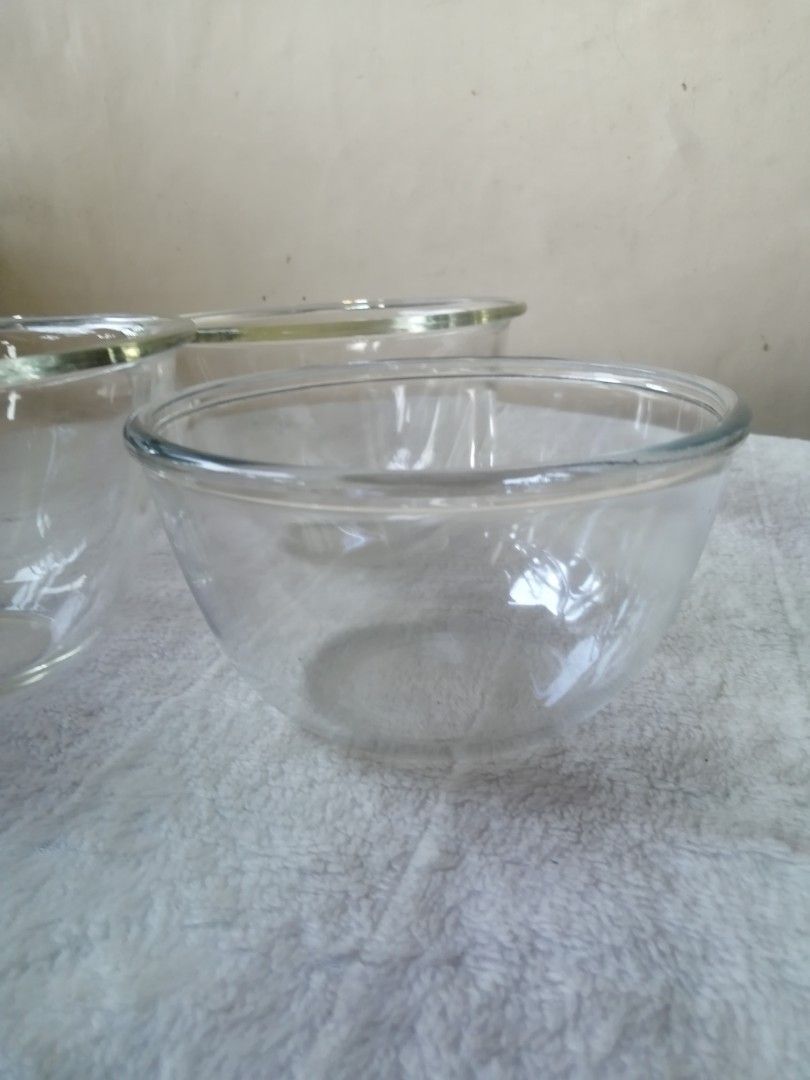 HARIO PYREX MIXING BOWL JAPAN (Category: Bakeware) located in Liloan. Submitted by aidolcapz88 (Listing ID 1383762468, Image 3). Description: Take all 3.pcs mixing bowl large and 2 medium size..