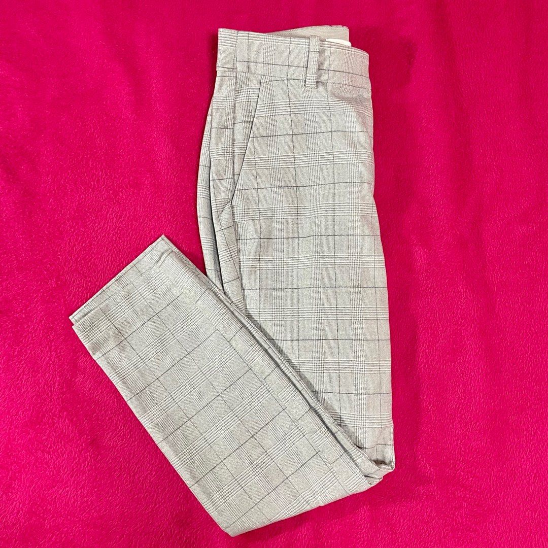 H&M High Waisted Grey Plaid Trousers (Category: Other Bottoms) located in Davao. Submitted by ourlovedthing (Listing ID 1383795445, Image 1). Description: Nice fit! Waistline: 27-28 inches Hips: 32-33 inches Length: 35.5 inches Fits Sizes: XXS to M; see photos for measurements Condition: 10/10 (no flaws & in great condition) Please manage your expectations as this is a preloved item. What you see is what you get. Flaws are stated, otherwise the i