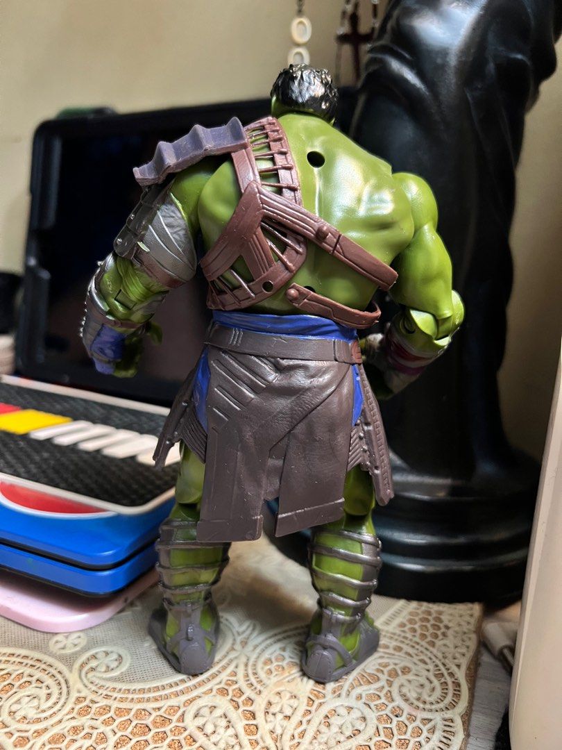 Hulk ragnarok toy (Category: Figurines & Statues) located in Makati City. Submitted by giftidea123 (Listing ID 1383699610, Image 2). Description: No weapon included 7.5 inches No markings .