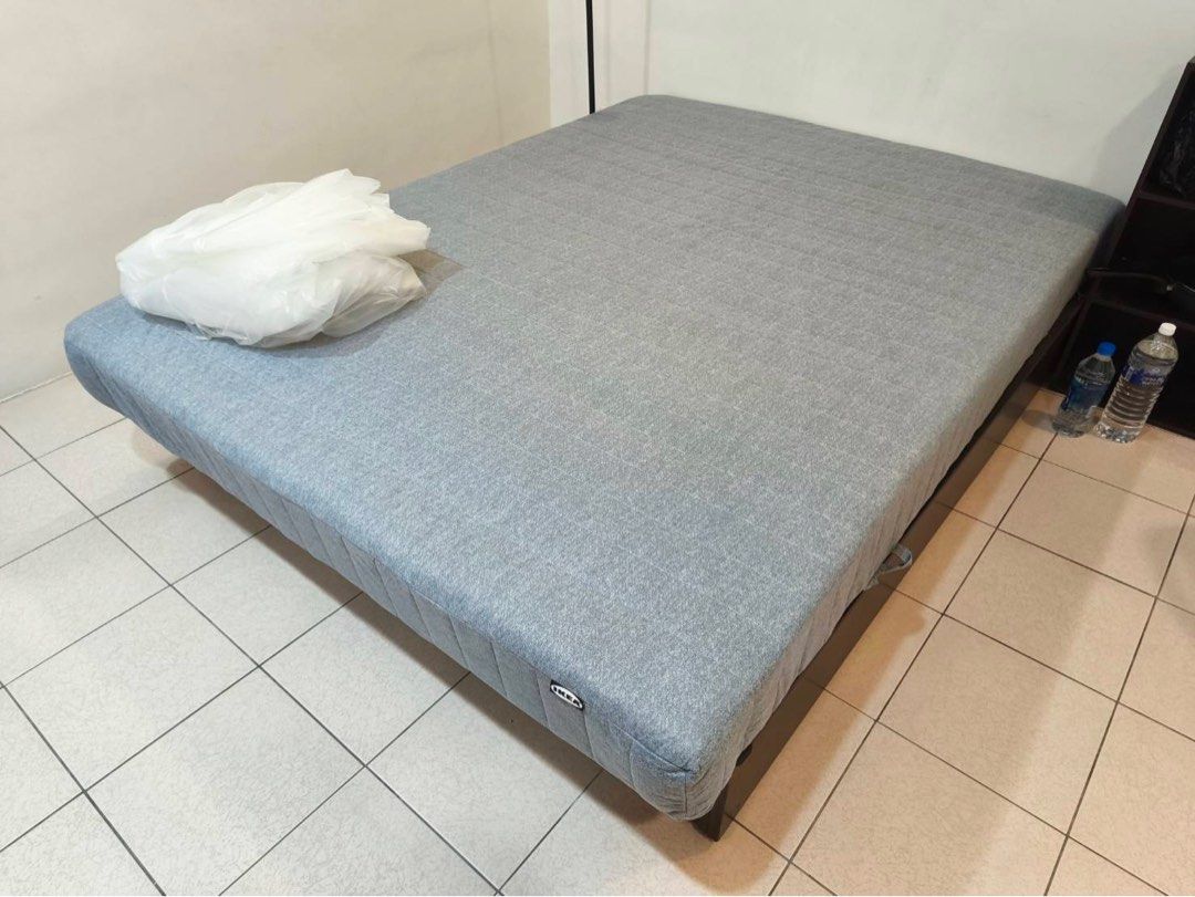 由 ruiiiruiii (刊登 ID 1383807547，圖片 1) 提交，位於 高雄市 (Kaohsiung) 的 🛏️雙人床墊 無損壞 (類別：床具浴巾)，說明：目前居住在台北 因為新租屋處有床墊 所以不需要這個了🙂‍↕️ 限台北市8/3面交⭕️（圓山捷運站附近） 如有需要請私訊 會提供地址 需親取⭕️ 請務必開車來載 因為是雙人床‼️ 雙人彈簧床✅ 使用一年 無損壞✅ 可附上原本的塑膠套✅ 如果是完美主義者請不要選擇這個🙂‍↕️ 畢竟還是會有使用的痕跡呦🥹。