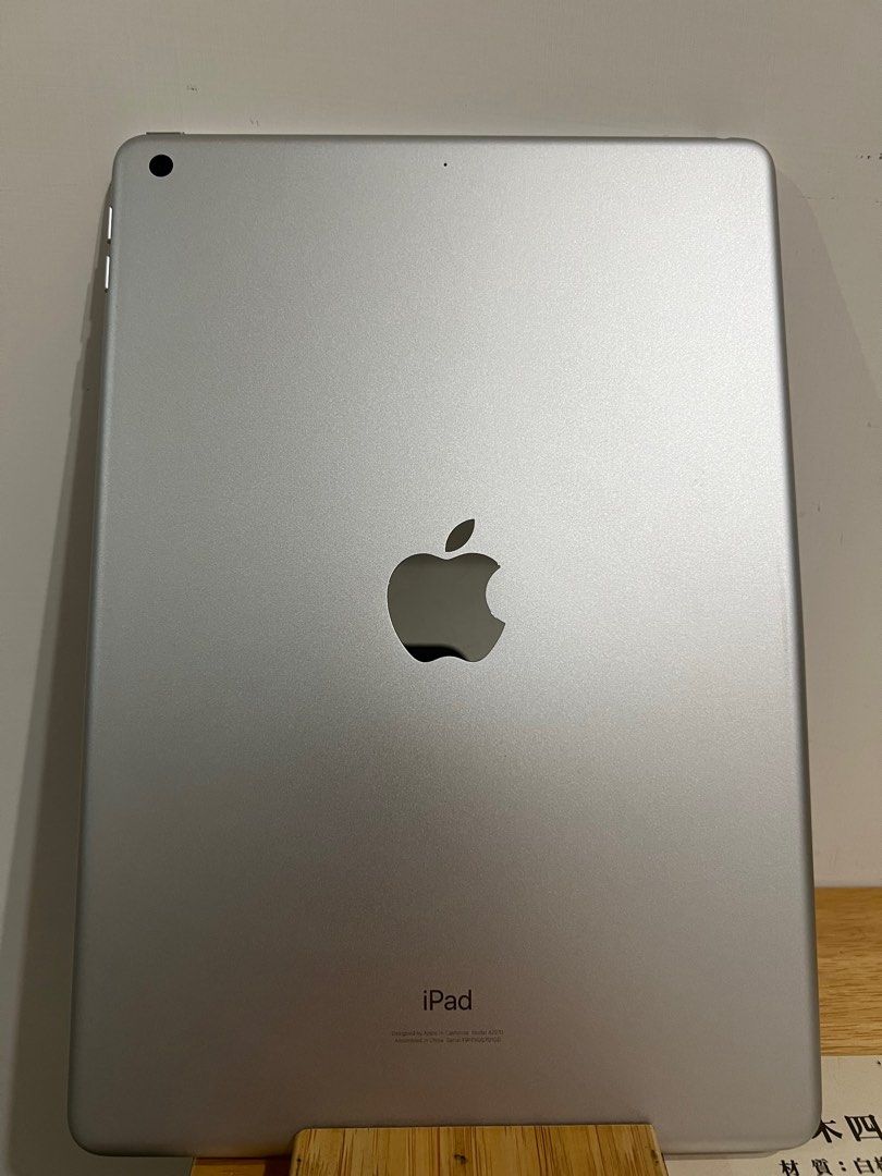 由 hankk (刊登 ID 1383667172，圖片 3) 提交，位於 新北市 (New Taipei) 的 iPad 8 10.2 32G (類別：平板電腦 - iPad)，說明：單機無盒配 功能正常螢幕些許塵點 Ios17.2 蓄電正常體感約85% 板橋中和可面交 。