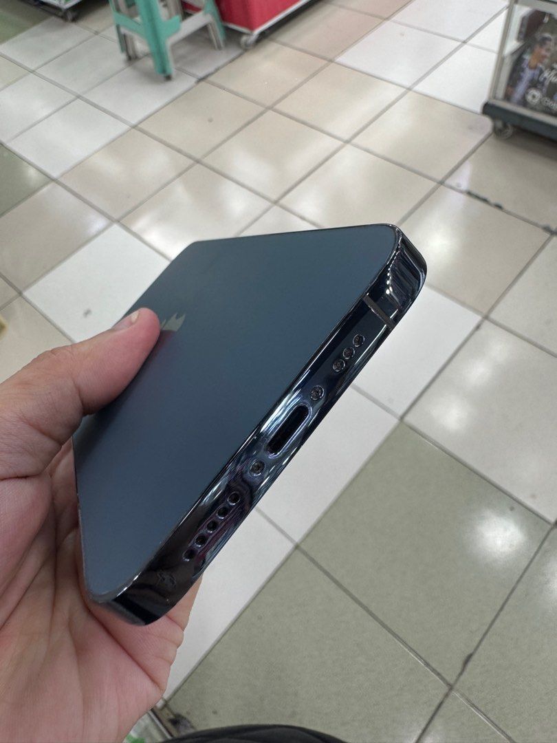 iPhone 12 pro (256gb) Genuine Battery (Category: iPhone 12 Series) located in Manila. Submitted by arzillah (Listing ID 1383830802, Image 3). Description: iPhone 12 Pro 256gb 98% bh Factory unlock Ntc approve Slightly use Honest issue: Genuine Battery and painchips All working Open for COD/COP + SF Manila area (sameday delivery) Province area (via LBC) required DP to avoid cancellations Physical store: Greenhills Shopping Center, 2ndfloor Contact