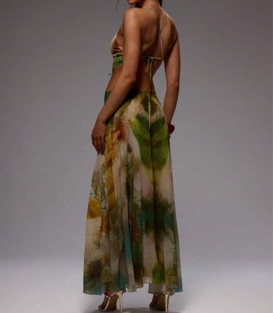 Jungle Theme Maxi Dress (Category: Evening dresses & gowns) located in Quezon City. Submitted by onlytacci (Listing ID 1383832470, Image 3). Description: - Worn Once - No Flaws - Can Fit Small to Medium .
