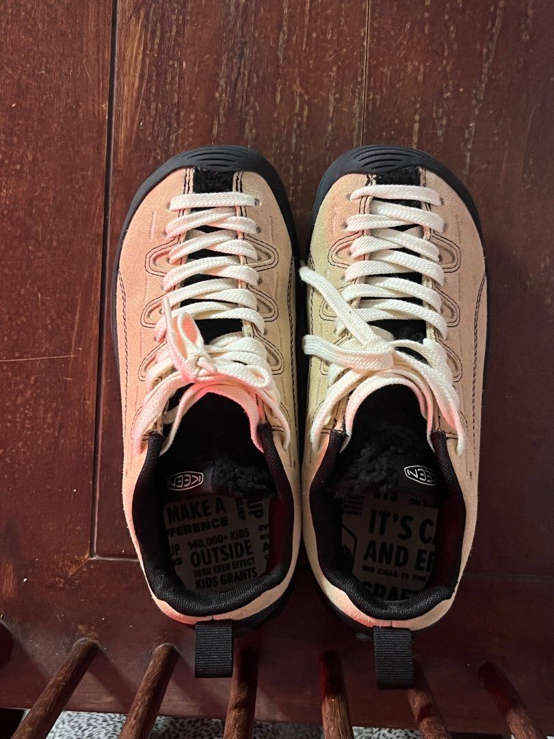 KEEN beige jaspers (Category: Sneakers) located in Singapore. Submitted by kylaoren97 (Listing ID 1383667418, Image 3). Description: EU 36, bought from the flagship store, simply too small for me. bought in a blind reverie because they were the last pair in the store. .