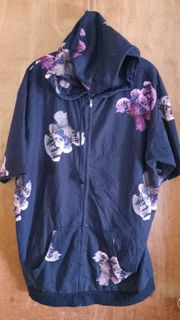 (Category: ) located in . Submitted by thrifteristtrading (Listing ID 1383767661, Image 1). Description: .