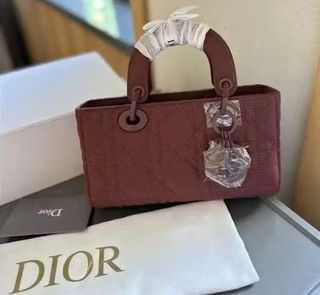 (Kategori: ) berada di . Dikirim oleh boutiquecantique (ID iklan 1383737396, Gambar 1). Deskripsi: .