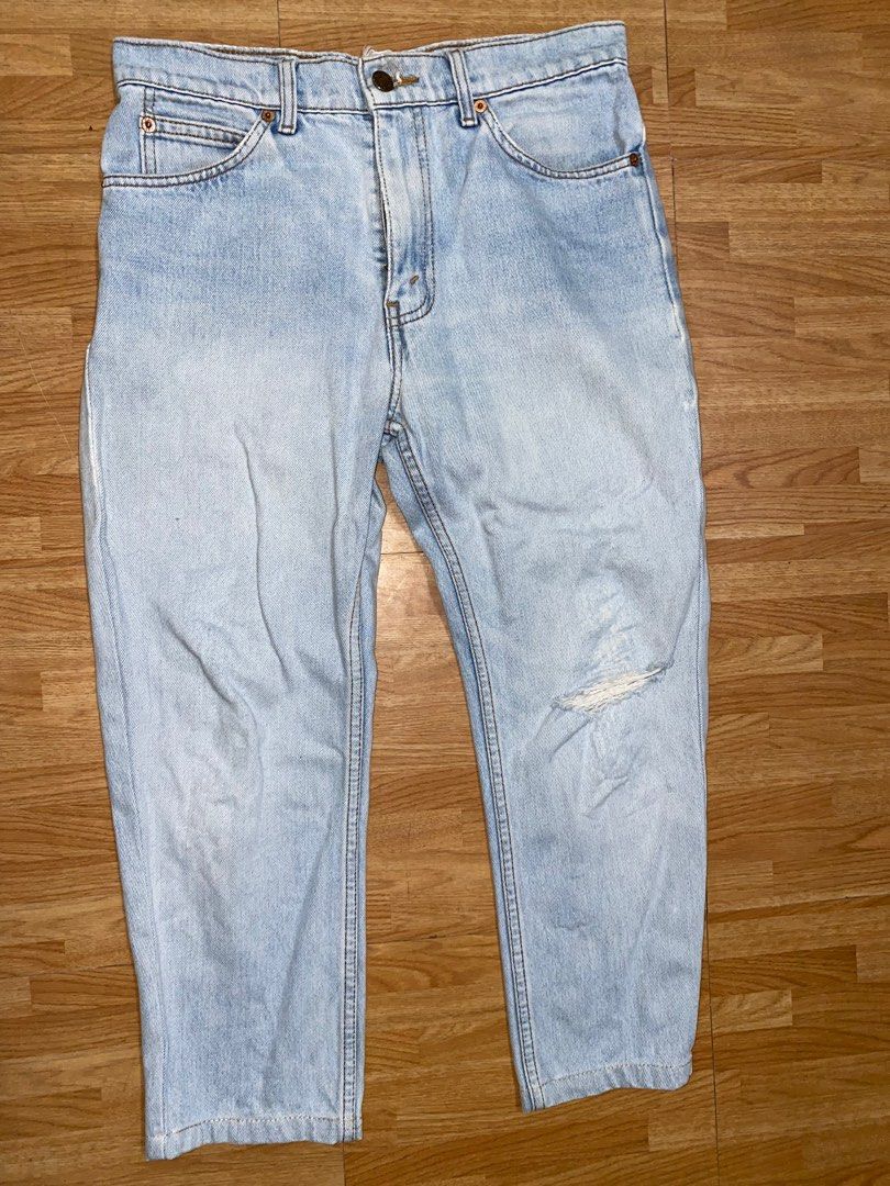 LEVIS LIGHT WASHED (Category: Jeans) located in Quezon City. Submitted by pdotp (Listing ID 1383843126, Image 1). Description: 29-30 WAIST 32 LENGTH rush RFS: decluttering will do discount if buying in bulk medyo tapered (NOT straight cut / baggy).