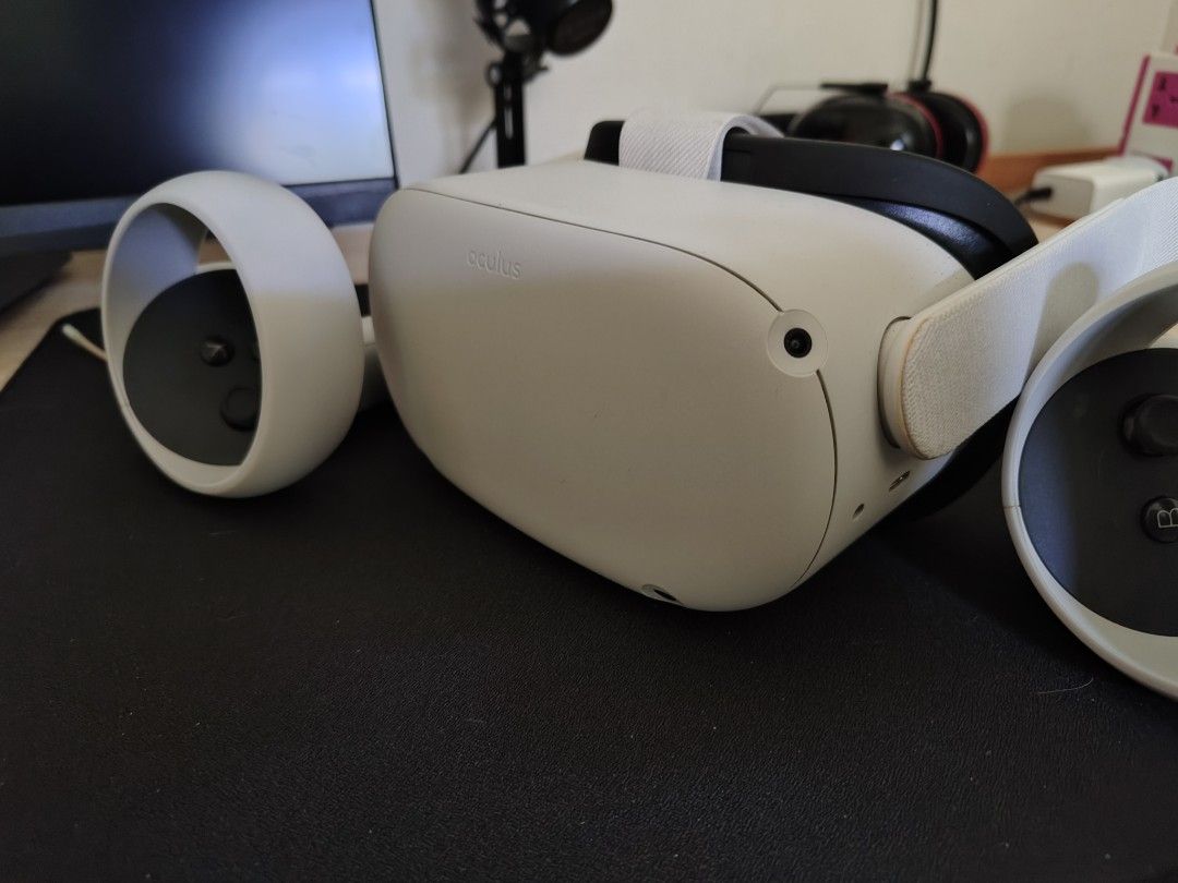 META QUEST 2 128GB USED (Category: Virtual Reality) located in Pulau Langkawi. Submitted by redcoco20072100 (Listing ID 1383696070, Image 2). Description: Bought last year August, used almost one year already, only defect is the left controller started to drift but everything else is fine, the LENS and straps everything okay. Controller should be able to fix with simple WD spray. Recommend for those who just want to start out with VR but doesn't 