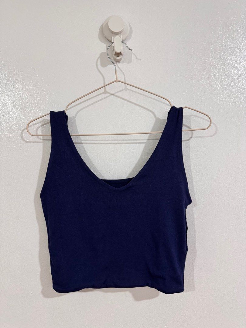 Navy Blue Crop Top (Category: Sleeveless) located in Las Pinas. Submitted by sober_stuff (Listing ID 1383750560, Image 2). Description: Navy Blue Crop Top No brand Fits xs to small.