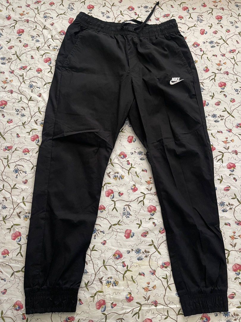 Nike Cargo Pants (Category: Announcements) located in Butterworth. Submitted by Imz_closet (Listing ID 1383678812, Image 1). Description: Nike pants for casual use.