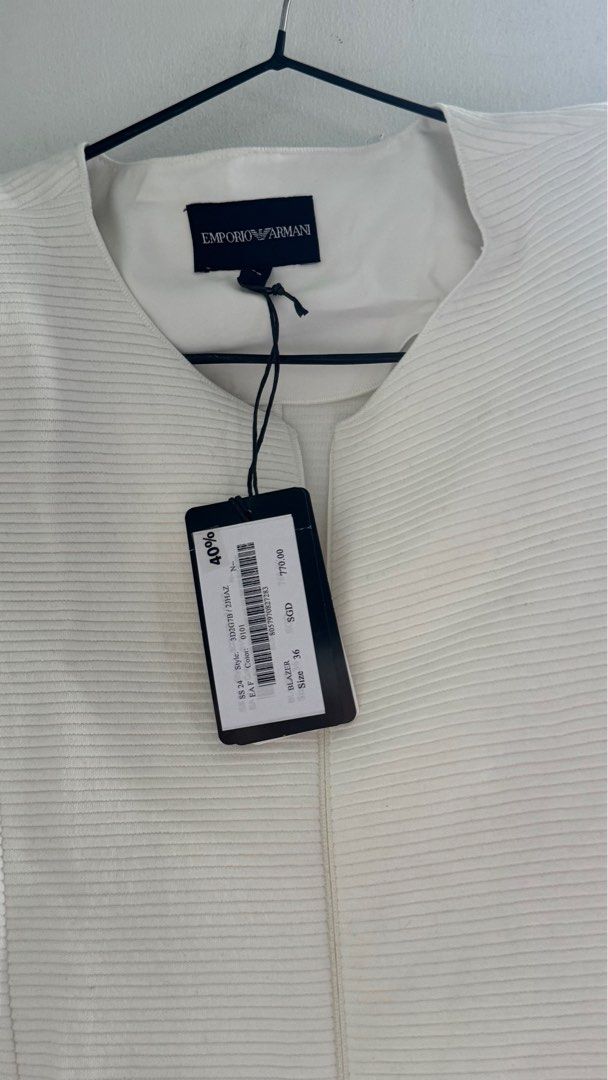 orig emporio armani blazer (Category: Longsleeves) located in Cebu City. Submitted by prelovedbycaeee (Listing ID 1383783656, Image 2). Description: guaranteed authentic with receipt!!! price is still nego rfs: not using.