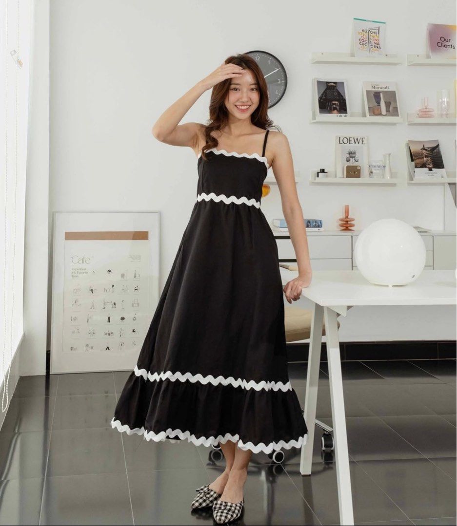 Out and About Miranda Dress (Category: Dresses) located in Muntinlupa City. Submitted by prelovedkn_ (Listing ID 1383732341, Image 1). Description: Used thrice Size 1 (S-M) Bought for 2599.