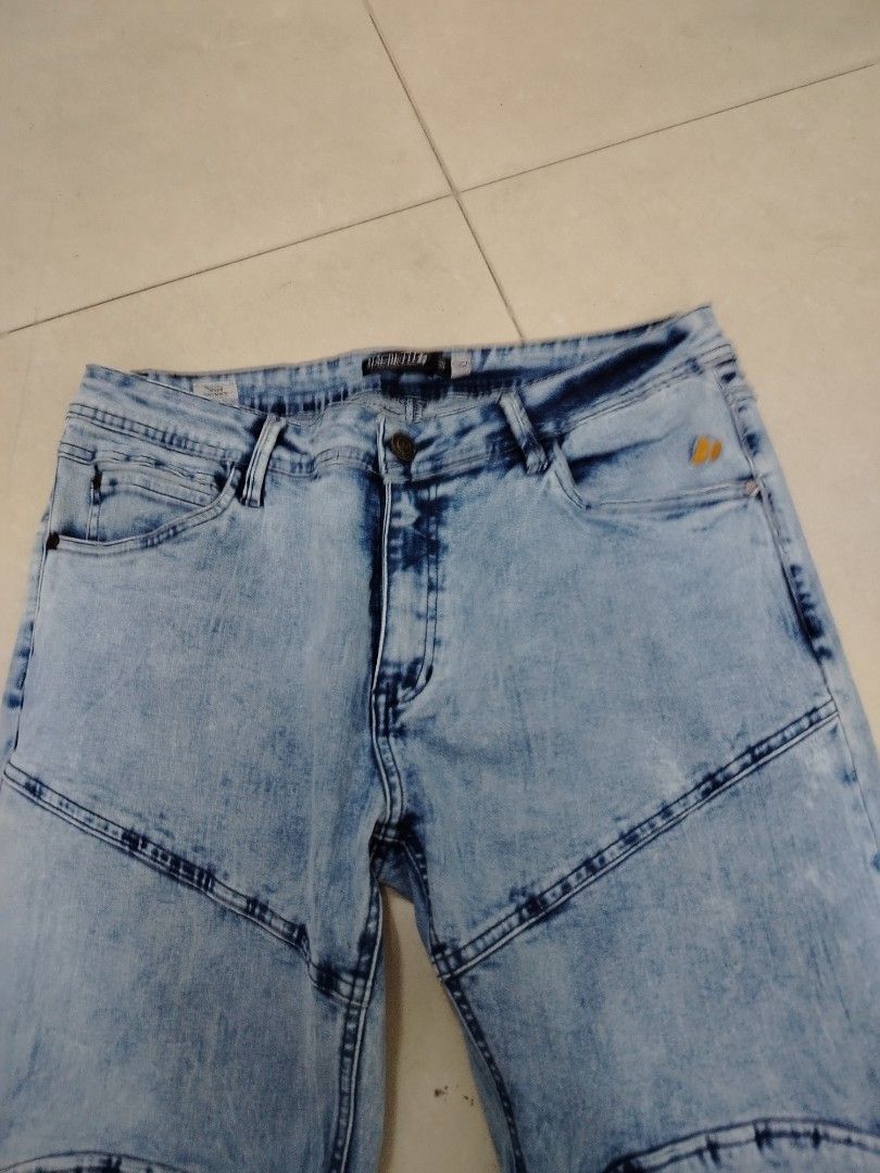Pants and shorts (Category: Jeans) located in San Pablo. Submitted by nhatzstuffz (Listing ID 1383854160, Image 2). Description: As pack 1k only All items as new Fits 34 to 36 macbeth pants and tactical pants 32 to 36 fits RVCA Cotton Short fits 30 to 34.