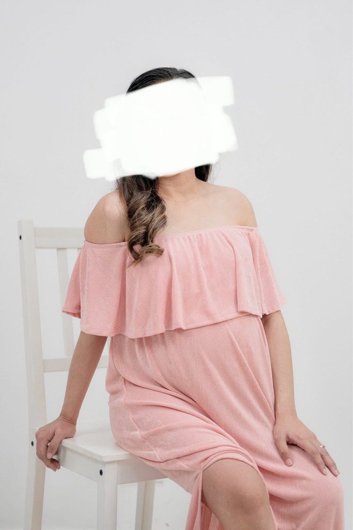 Pink Long Dress for Maternity Shoot (Category: Dresses) located in Manila. Submitted by cynth25 (Listing ID 1383820726, Image 1). Description: Just used once Can Fit XS to Large (since it is super stretchable).