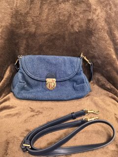 (Category: ) located in . Submitted by adorablejemz (Listing ID 1383792211, Image 1). Description: .