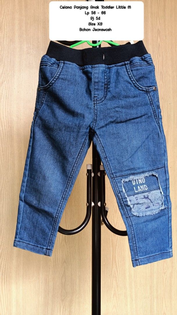~P.Q~ Celana Panjang Anak Jeans Toddler Little M Preloved (Kategori: 1 hingga 3 tahun) berada di Malang. Dikirim oleh preloved.qumarra (ID iklan 1383683153, Gambar 1). Deskripsi: 💠prelovedby_qumarra💠 ▫️Lingkar pinggang 56 melar ke 66cm ▫️Panang 54cm ▫️Bahan jeans wash, merk Little M ▫️Kondisi 99% masih bagus.