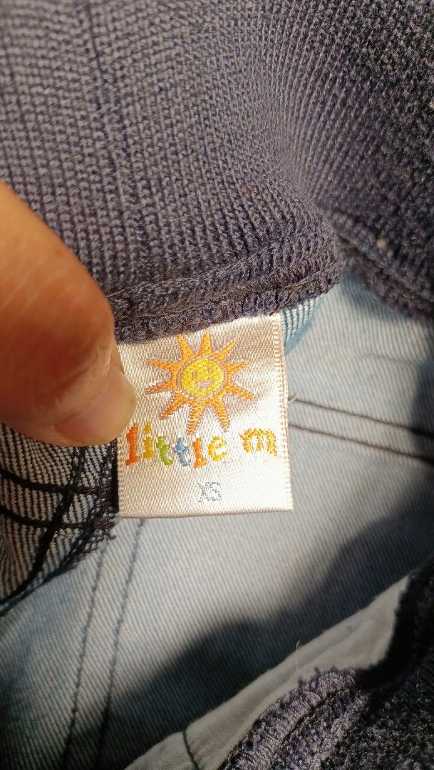 ~P.Q~ Celana Panjang Anak Jeans Toddler Little M Preloved (Kategori: 1 hingga 3 tahun) berada di Malang. Dikirim oleh preloved.qumarra (ID iklan 1383683153, Gambar 2). Deskripsi: 💠prelovedby_qumarra💠 ▫️Lingkar pinggang 56 melar ke 66cm ▫️Panang 54cm ▫️Bahan jeans wash, merk Little M ▫️Kondisi 99% masih bagus.