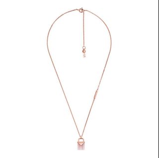 (Category: ) located in . Submitted by closet.revival (Listing ID 1383782433, Image 1). Description: .