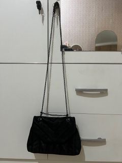 (Kategori: ) berada di . Dikirim oleh preloved_bajuku (ID iklan 1383765763, Gambar 1). Deskripsi: .