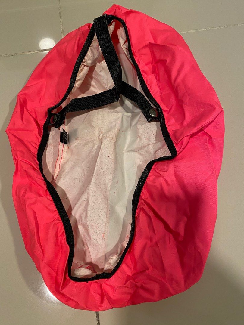 Rapha Backpack Raincoat (Category: Backpacks) located in Kuala Lumpur. Submitted by mama_millipede (Listing ID 1383846217, Image 2). Description: Raincoat for Rapha Laptop Backpack. Brand new never been used. Suitable for backpck of 20L..