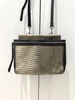 (Kategori: ) berada di . Dikirim oleh black.specialist (ID iklan 1383760173, Gambar 1). Deskripsi: .