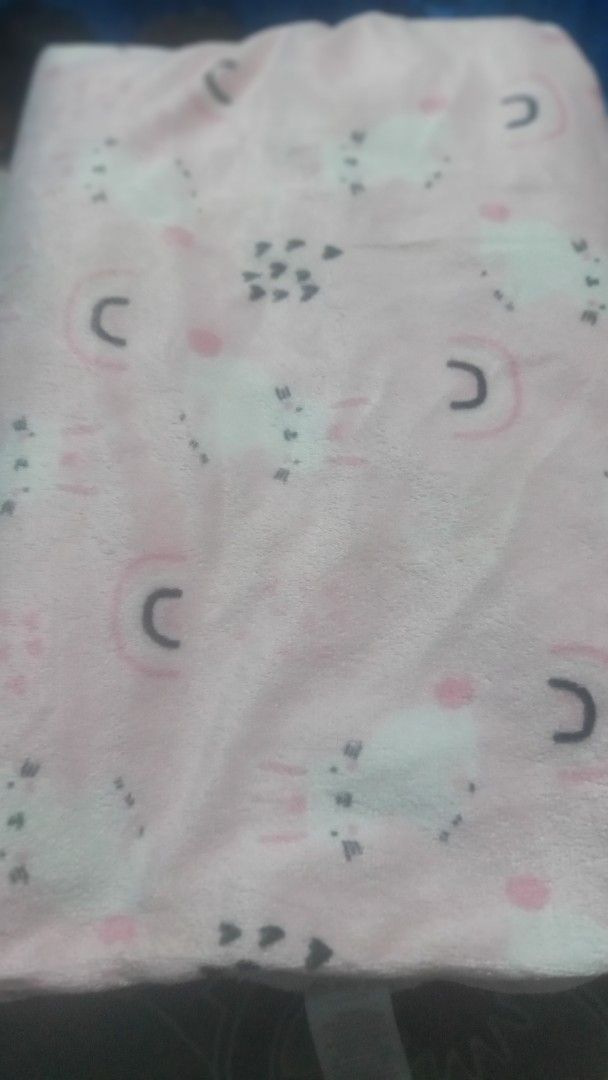 Selimut bayi double fleece (Kategori: Orang Tua, Bayi & Anak - Lainnya) berada di Ciamis. Dikirim oleh mommy_zakizakiyya (ID iklan 1383713799, Gambar 3). Deskripsi: selimut double fleece motif eskrim, kelinci selimut topi pink harga satuan, take all bs dikurangi by shoppi adm 12%.