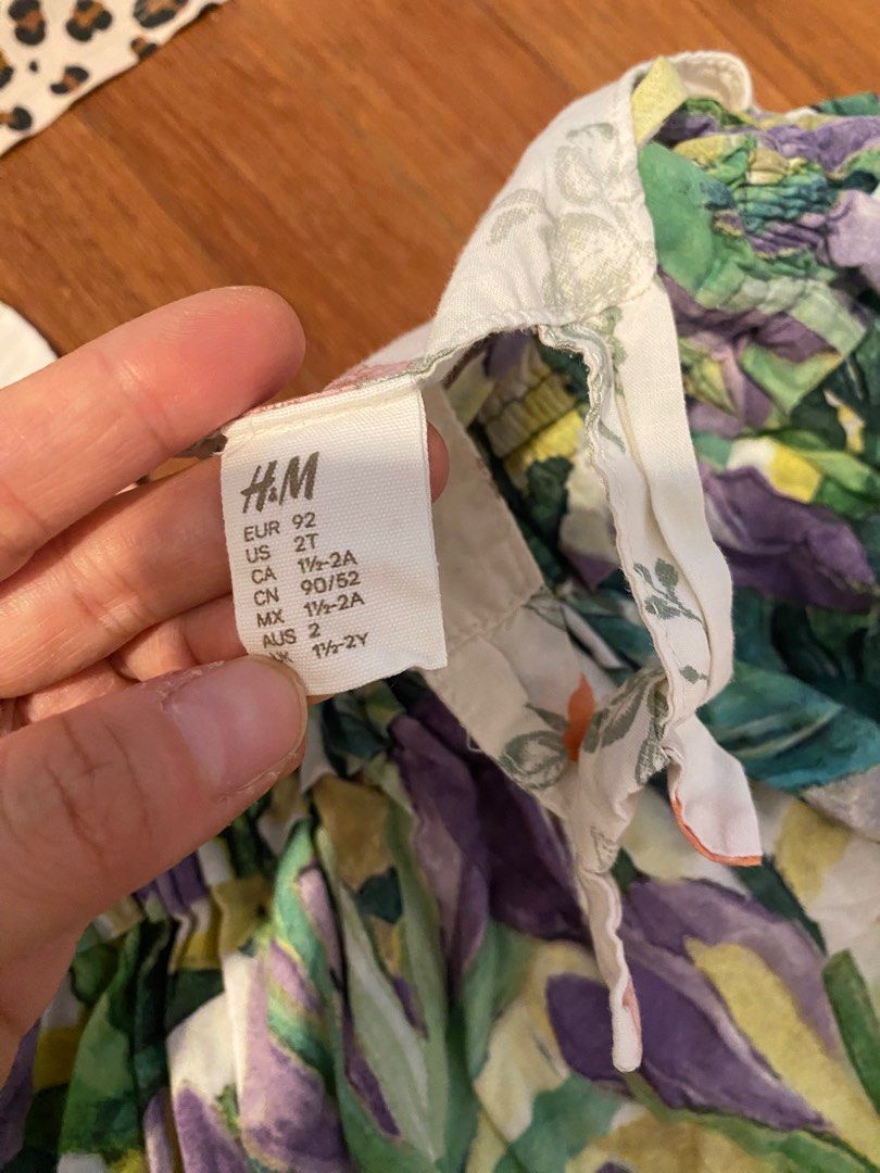 Set of 5 dresses (9 months) (Category: Babies & Kids Fashion) located in Kuala Lumpur. Submitted by petitethrift (Listing ID 1383740600, Image 2). Description: Fits around 9 months , fits kids 85 cm or shorter. Sizes seem varied but they are all actually comparable in size..