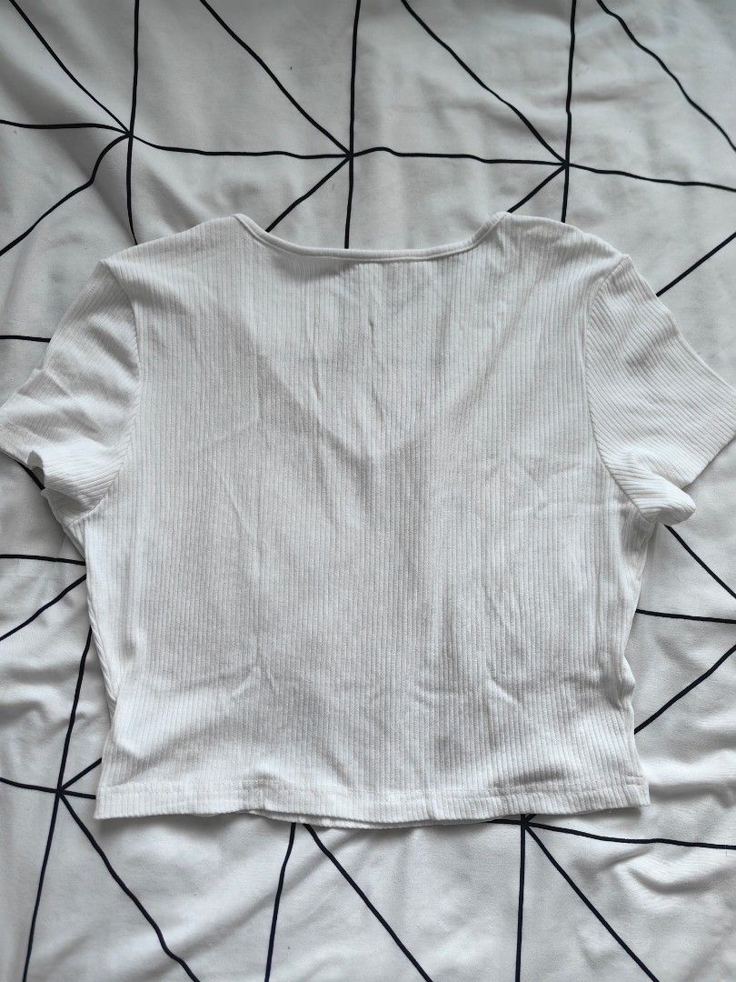Shein white crop top shirt (Category: Blouses) located in Manila. Submitted by sasaweee (Listing ID 1383778003, Image 2). Description: - Brand new -rfs: too small for me.