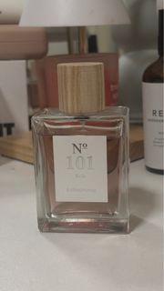 (Category: ) located in . Submitted by closetcleanout___ (Listing ID 1383798351, Image 1). Description: .