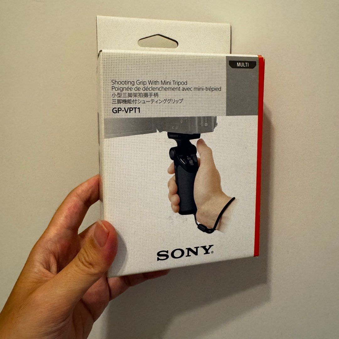 由 andy9930010477 (刊登 ID 1383816842，圖片 1) 提交，位於 高雄市 (Kaohsiung) 的 SONY GP-VPT1 桌上型垂直握把腳架 公司貨 (類別：腳架)，說明：【商品外觀】無傷 【商品功能】正常 【配件描述】原廠盒裝 原廠防塵袋 說明書。