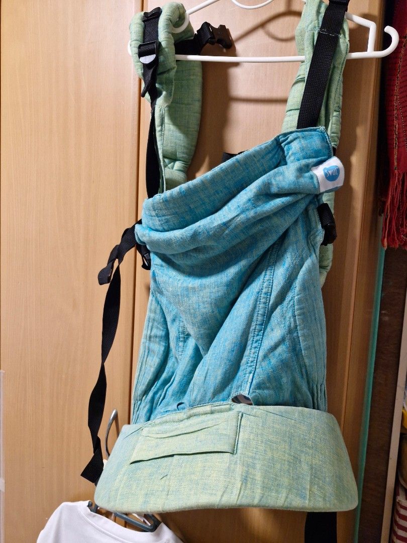 Soul Aseema Linen Green (Category: Carriers & Slings) located in Singapore. Submitted by ejiify (Listing ID 1383796069, Image 3). Description: Used for a few years for my first born. Cooling and still usable. The loose straps are abit stretched but you can use a rubber band to tie them up. Well maintained..
