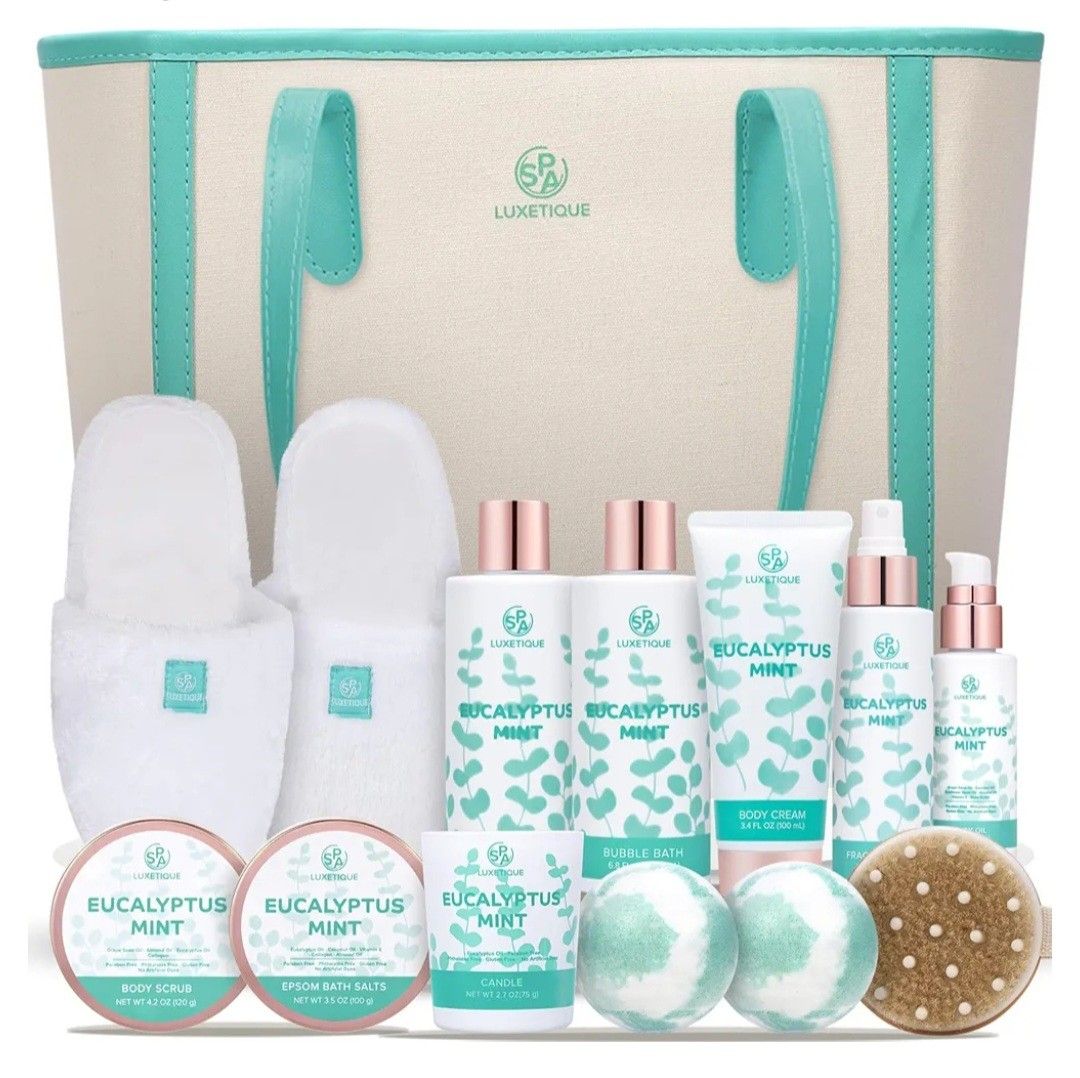 SPA LUXETIQUE EUCALYPTUS MINT GIFT SET 12pcs (Category: Bath) located in Manila. Submitted by ana_essentials56 (Listing ID 1383745154, Image 2). Description: SPA LUXETIQUE EUCALYPTUS MINT GIFT SET 12pcs / P899 only FRAGRANCE Top notes: Eucalyptus tree, Spearmint, Mint Middle notes: Lily flower Base notes: Amber wood Directions Apply shower gel/bubble bath to wet skin and lather, rinse off with water. Use body scrub on damp skin in a circular moti