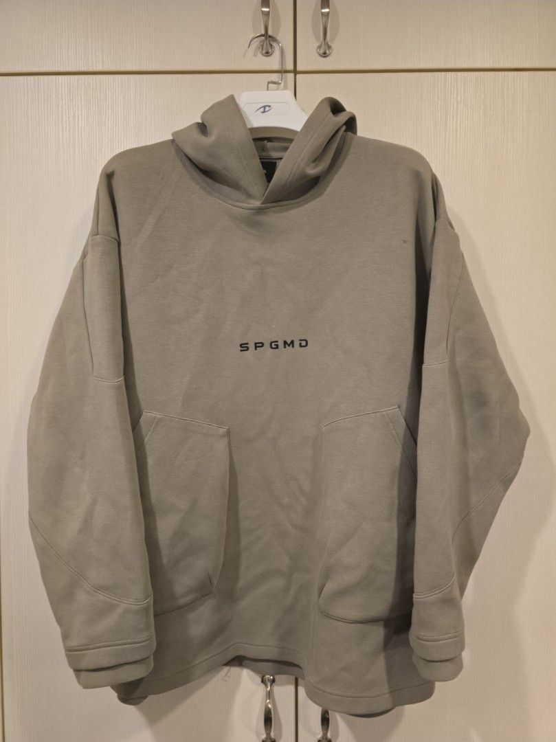 由 .sky.dog. (刊登 ID 1383706415，圖片 1) 提交，位於 新北市 (New Taipei) 的 【SPGMD】機能雙口袋帽T (類別：帽Ｔ、大學T)，說明：。