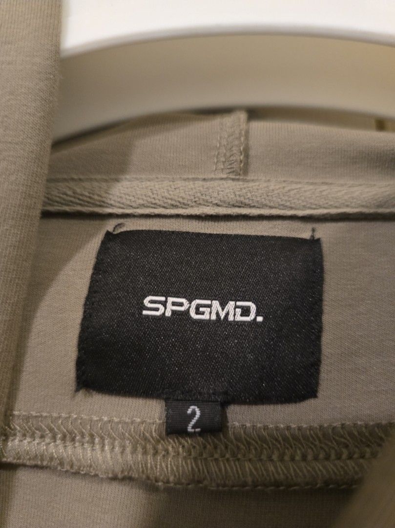 由 .sky.dog. (刊登 ID 1383706415，圖片 3) 提交，位於 新北市 (New Taipei) 的 【SPGMD】機能雙口袋帽T (類別：帽Ｔ、大學T)，說明：。