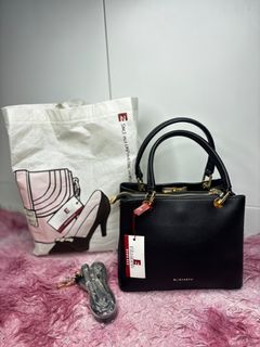(Kategori: ) berada di . Dikirim oleh prelovedfashion25 (ID iklan 1383664696, Gambar 1). Deskripsi: .