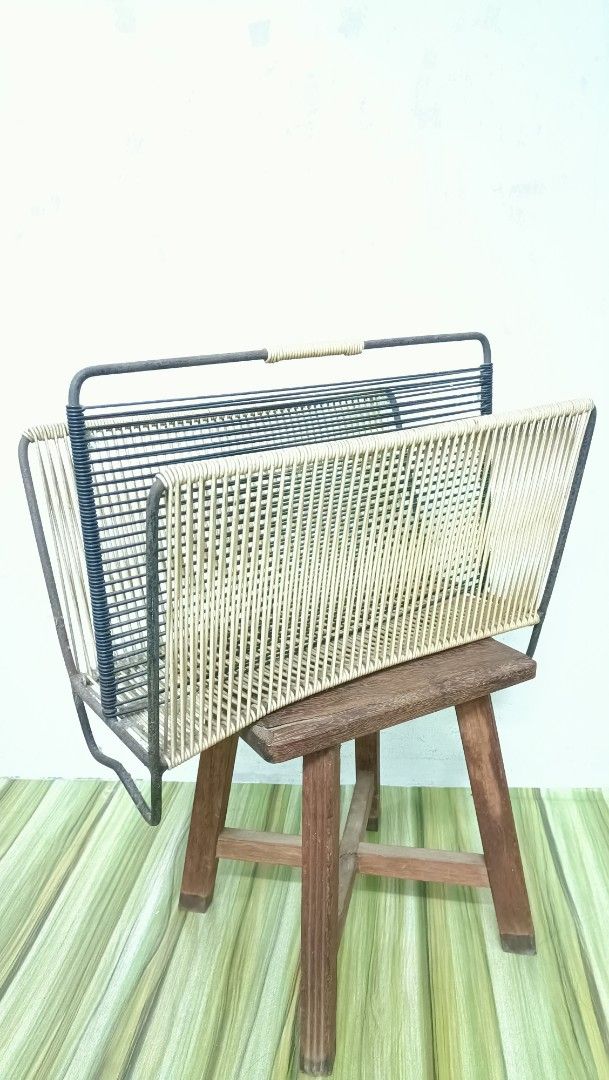 Tempat letak LP atau majalah, Furniture & Home Living, Home Decor ...