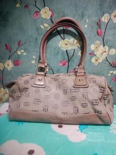 (Category: ) located in . Submitted by bestfinds_yeth0724 (Listing ID 1383848873, Image 1). Description: .