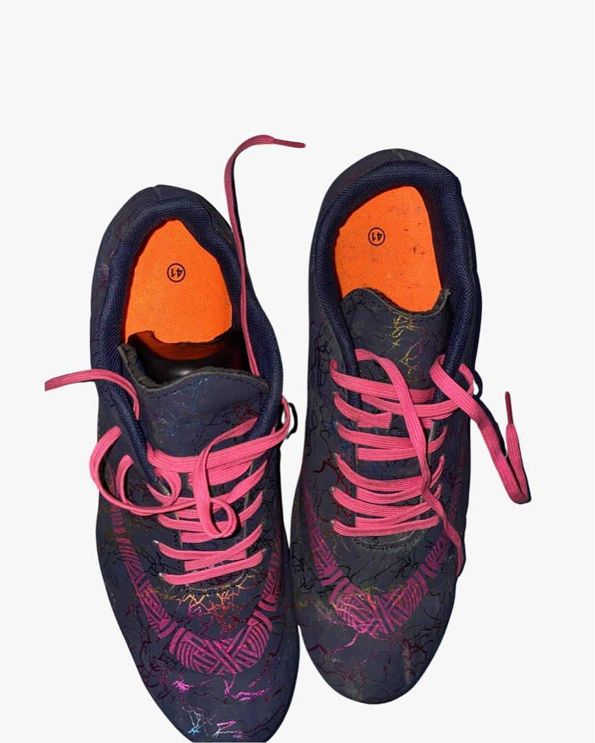 Training Sprint Track Shoes with Spikes (Category: Sneakers) located in Vigan. Submitted by aexzie (Listing ID 1383777364, Image 3). Description: Size: 41 Never been used, Sinukat lang. Wala nang panggagamitan since graduate na sa college and will no longer compete for track and field. 🪻 Item has no box . MOP: Gcash MOD: LBC/J&T.