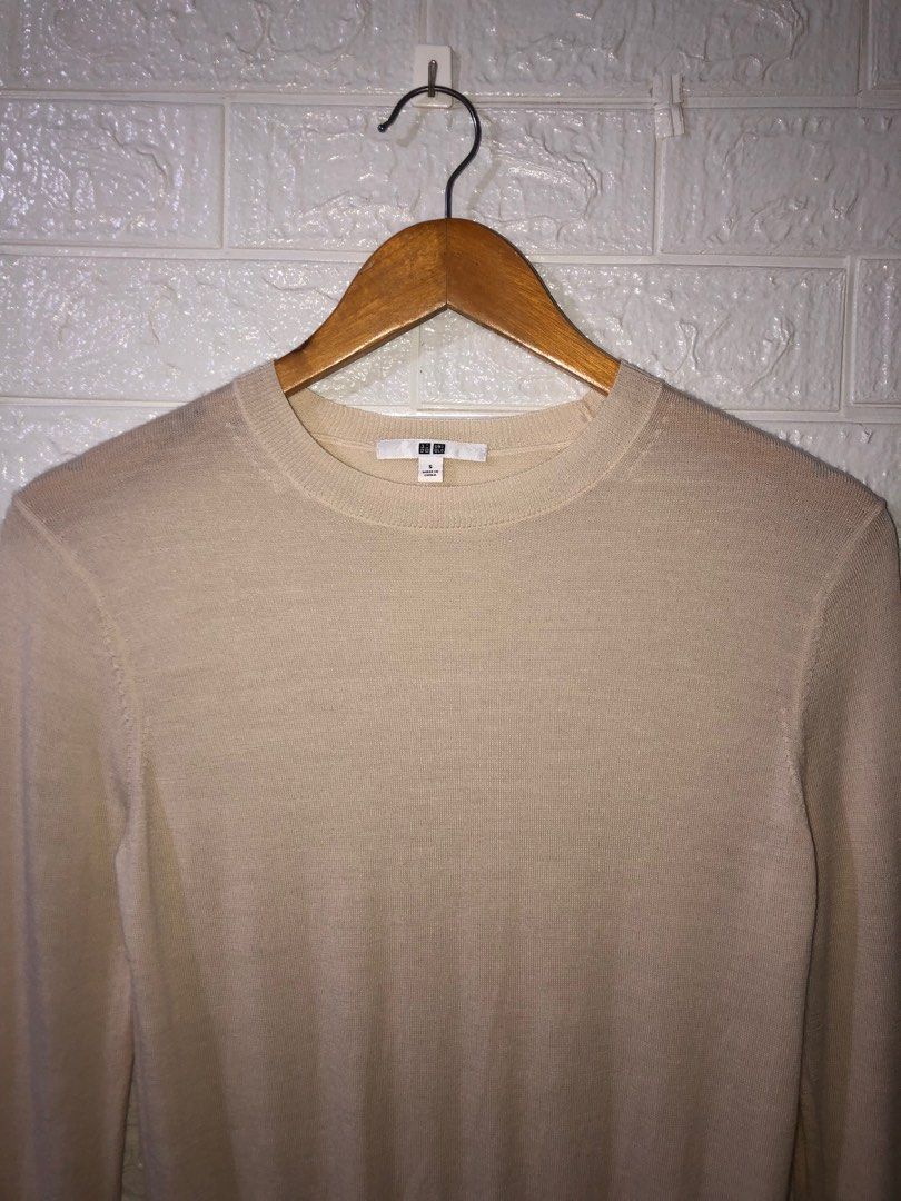 Uniqlo Knit (Category: Longsleeves) located in Puerto Princesa. Submitted by vanjagmis (Listing ID 1383844062, Image 2). Description: Uniqlo Knit ♻️SIZE: Medium ♻️CONDITION: Excellent ♻️ISSUE: None 💸MINE: 300 Free shipping 🚨No return and exchange. 🚨Check all the details and pics before purchasing the item. 🚨Color may vary due to lighting. 🚨Manage your expectations since all items are thrifted. 🚨All items are already washed,and ready to wear