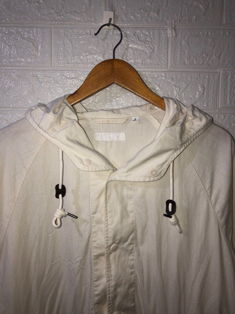 Uniqlo Lightweight Hoodie (Category: Others Tops) located in Puerto Princesa. Submitted by vanjagmis (Listing ID 1383844778, Image 2). Description: Uniqlo Hoodie ♻️SIZE: Medium 23 x 28 ♻️CONDITION: Excellent ♻️ISSUE: None 💸MINE: 350 Free Shipping 🚨No return and exchange. 🚨Check all the details and pics before purchasing the item. 🚨Color may vary due to lighting. 🚨Manage your expectations since all items are thrifted. 🚨All items are already 