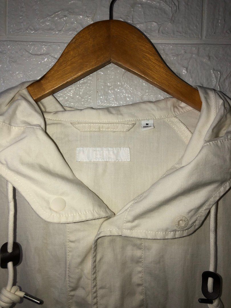Uniqlo Lightweight Hoodie (Category: Others Tops) located in Puerto Princesa. Submitted by vanjagmis (Listing ID 1383844778, Image 3). Description: Uniqlo Hoodie ♻️SIZE: Medium 23 x 28 ♻️CONDITION: Excellent ♻️ISSUE: None 💸MINE: 350 Free Shipping 🚨No return and exchange. 🚨Check all the details and pics before purchasing the item. 🚨Color may vary due to lighting. 🚨Manage your expectations since all items are thrifted. 🚨All items are already 
