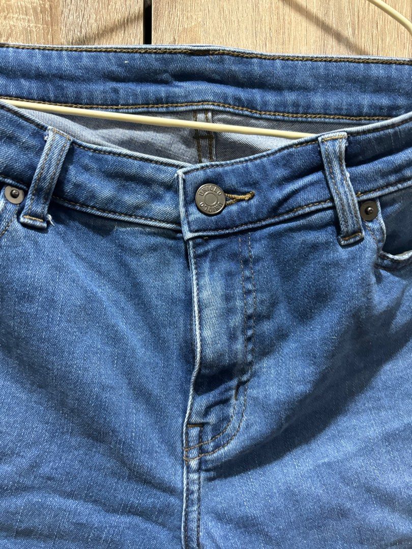 Uniqlo Stretchable Skinny Jeans (Category: Jeans) located in Bacoor. Submitted by finery_ph (Listing ID 1383758659, Image 2). Description: Perfect length for 5-5’1 girlies Size 30 (76CM).