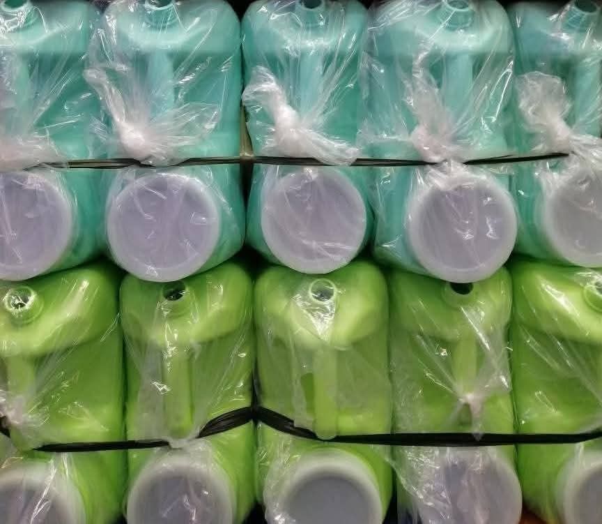 2 pcs water jug 5 gallons (Category: Water Purifiers & Dispensers) located in Manila. Submitted by asstditems (Listing ID 1383726081, Image 2). Description: 450 for 2pcs 💖5Ltr Gallon Water Jug 💖Available Colors : Green / Purple & Mint Green Same day delivery via Lalamove Location: Manila Mop: Cod/Gcash payment.