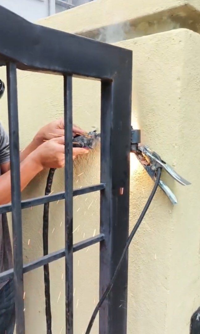 Welding work (Category: Home Repairs) located in Shah Alam. Submitted by oppeee (Listing ID 1371740499, Image 1). Description: Welding job for minor repairs to your home and other repairs such as installation work or electrical repair .