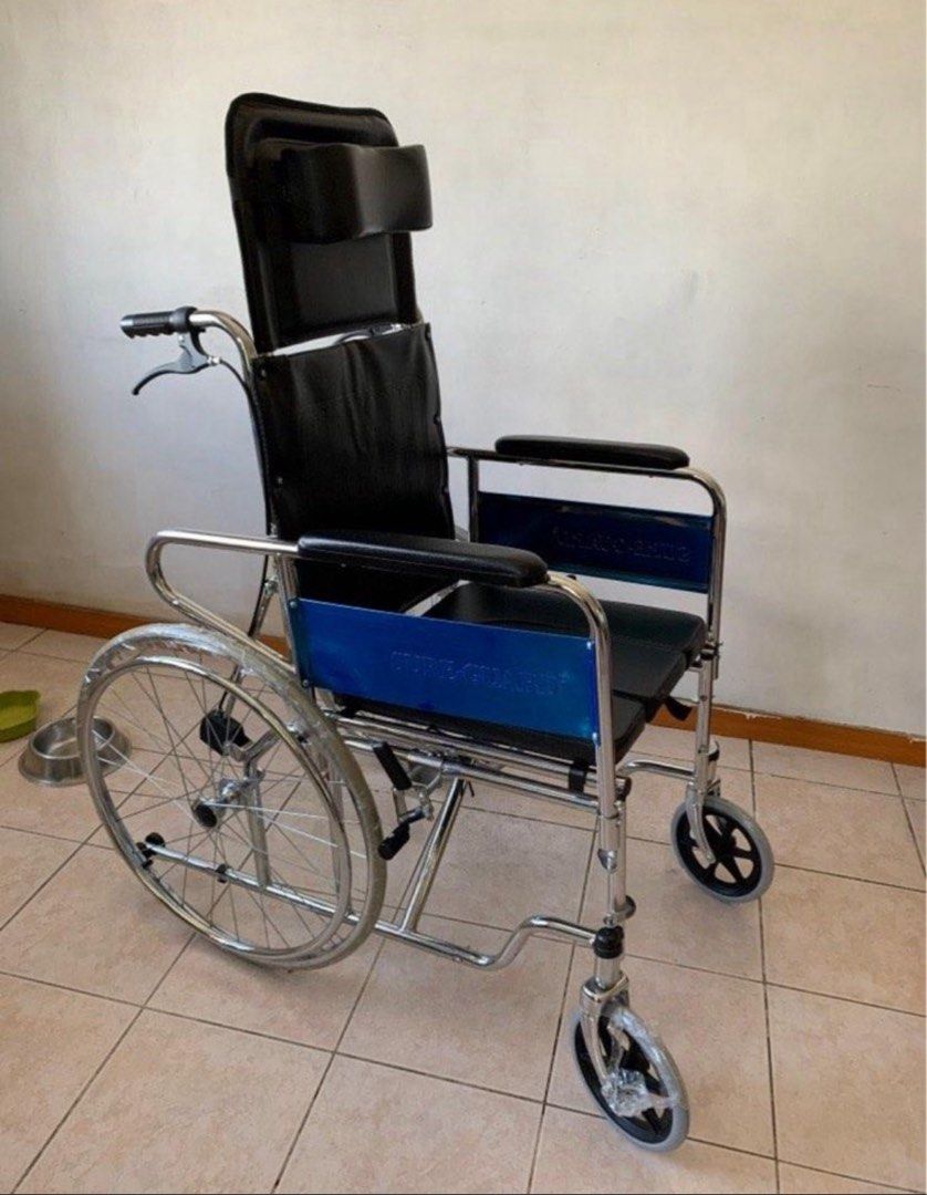 RECLINED WHEELCHAIR WITH COMOD (Category: Wheelchairs) located in Pasig City. Submitted by ThingsToExplore (Listing ID 1383705758, Image 1). Description: used twice only comod not yet use clean Reclined.