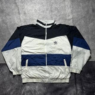 (Kategori: ) berada di . Dikirim oleh lemari.bekasku_ (ID iklan 1383732634, Gambar 1). Deskripsi: .