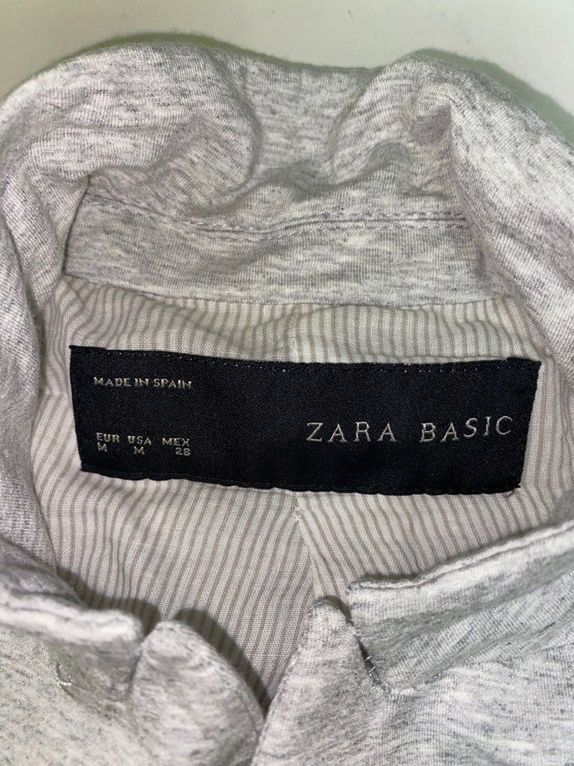 Zara Basic Top Blazer (Category: Other Tops) located in Sungai Petani. Submitted by goneinaclick (Listing ID 1383829432, Image 2). Description: nego till letgo no stain or defect still looking fresh chest : 18 inch length :25 inch.